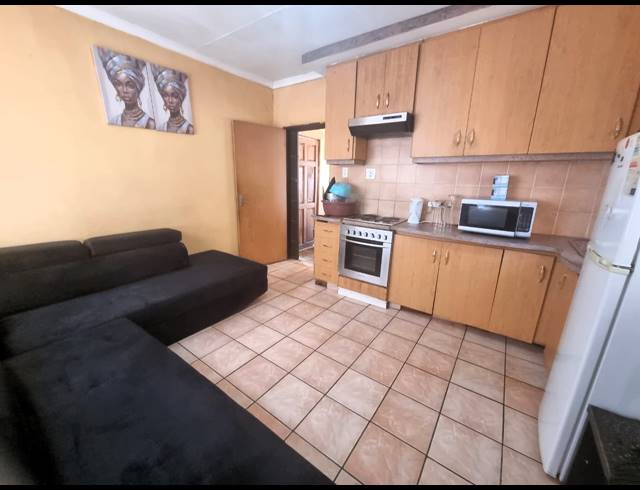 1 BEDROOM HOUSE FOR SALE IN HENLEY ON KLIP